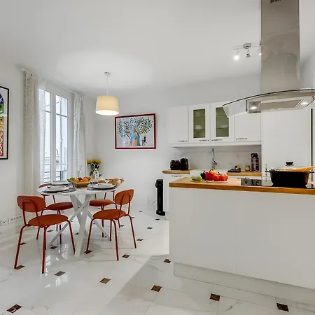 Picasso - Old Town - Happy * Antibes