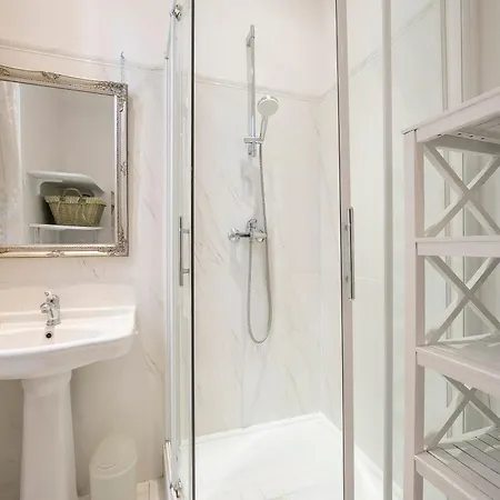 Picasso - Old Town - Happy Daire *