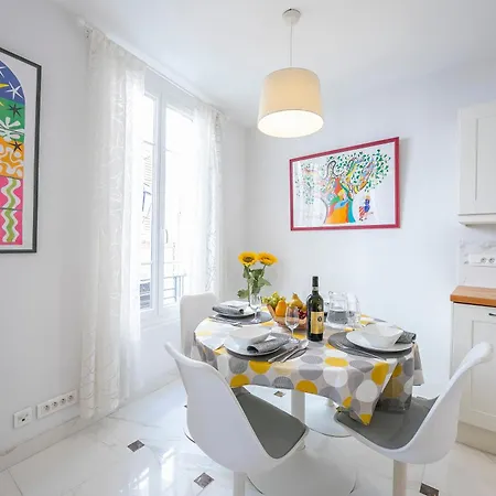 Picasso - Old Town - Happy