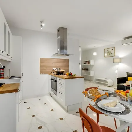 דירה Picasso - Old Town - Happy אנטיב