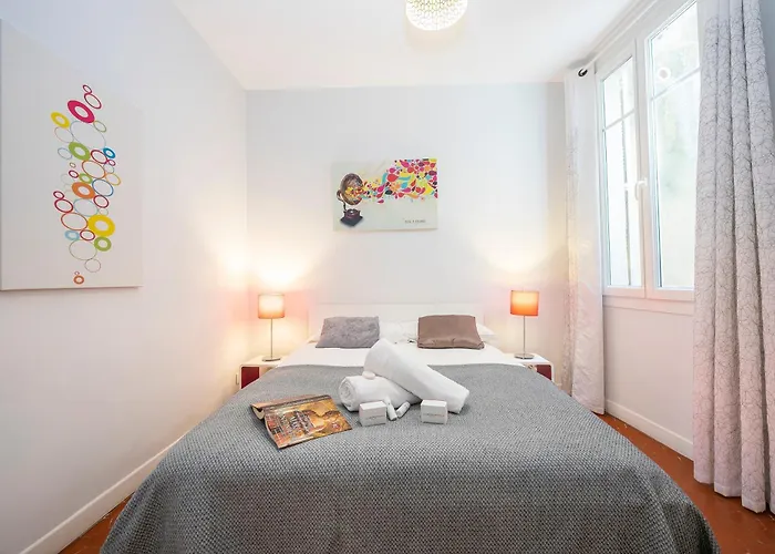 Picasso - Old Town - Happy * Antibes