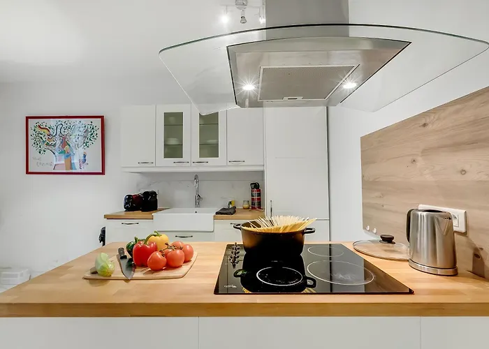 Picasso - Old Town - Happy Lägenhet