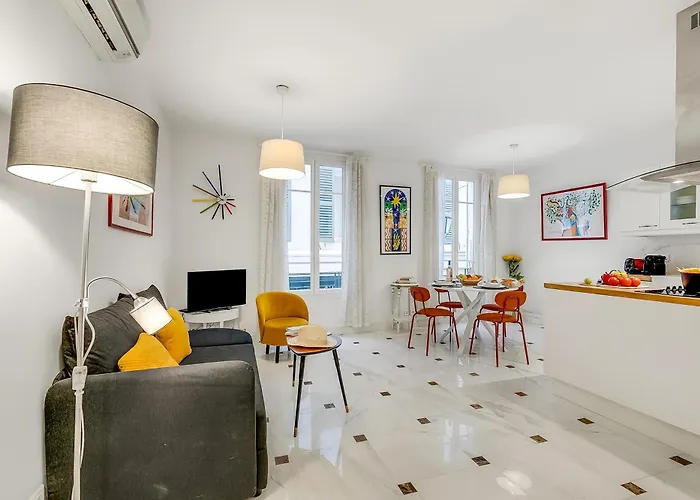 Picasso - Old Town - Happy *